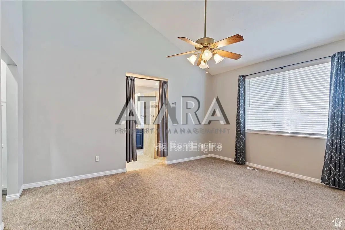 Beautiful 3 Bedroom, 2 Bath with Formal Living and  2-Car Garage – Farmington Foothills property image