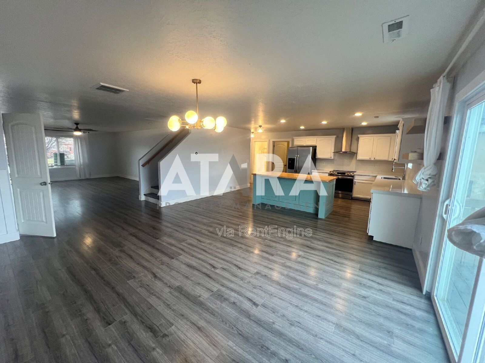 Stunning 6-Bedroom Home with Breathtaking Utah Lake & Mountain Views In Saratoga Springs property image