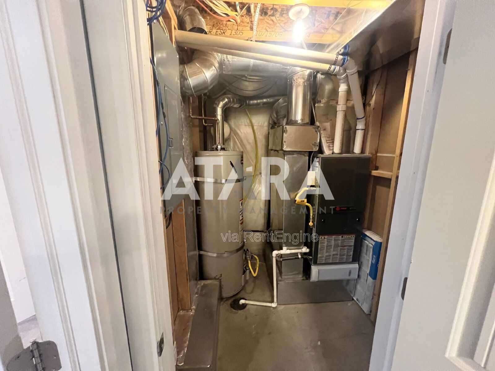 Stunning 6-Bedroom Home with Breathtaking Utah Lake & Mountain Views In Saratoga Springs property image