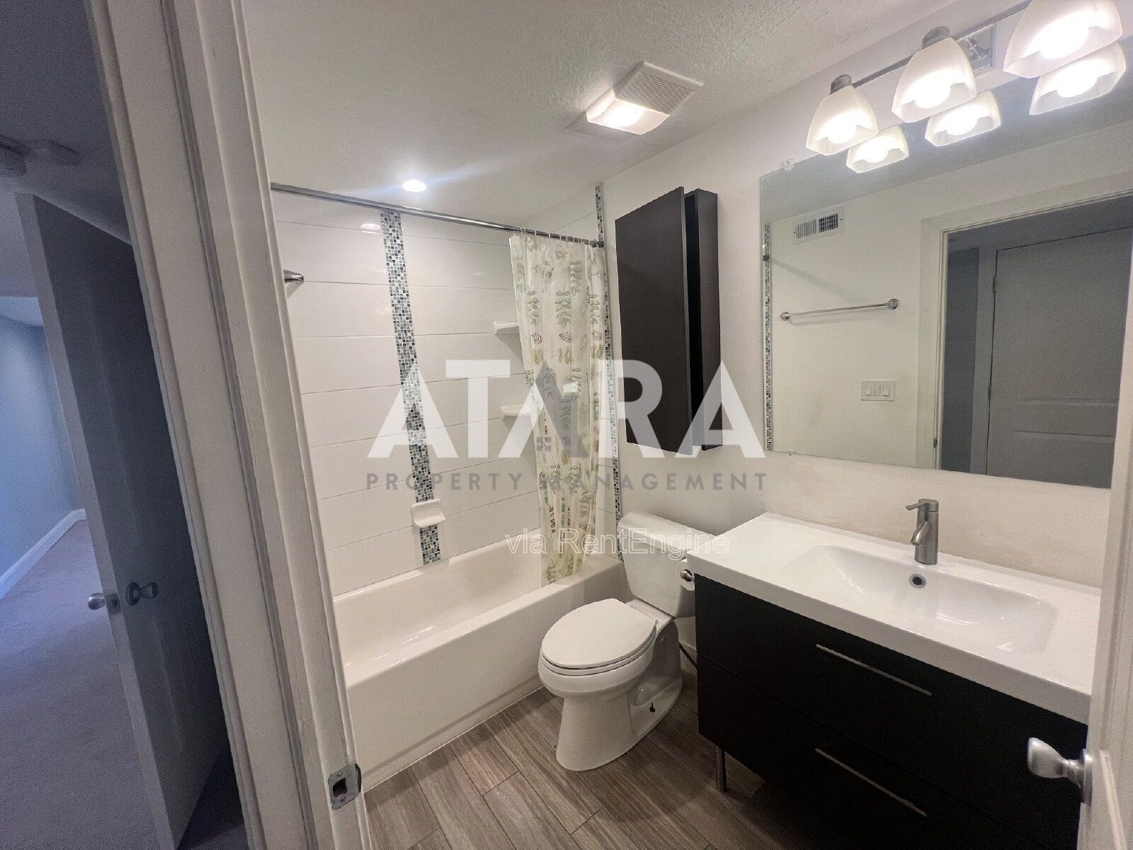 Stunning 6-Bedroom Home with Breathtaking Utah Lake & Mountain Views In Saratoga Springs property image