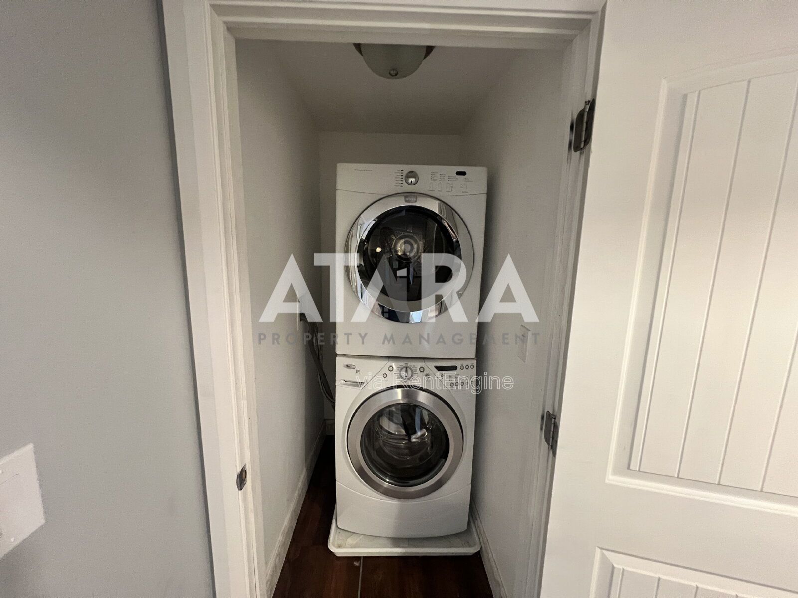 Stunning 6-Bedroom Home with Breathtaking Utah Lake & Mountain Views In Saratoga Springs property image