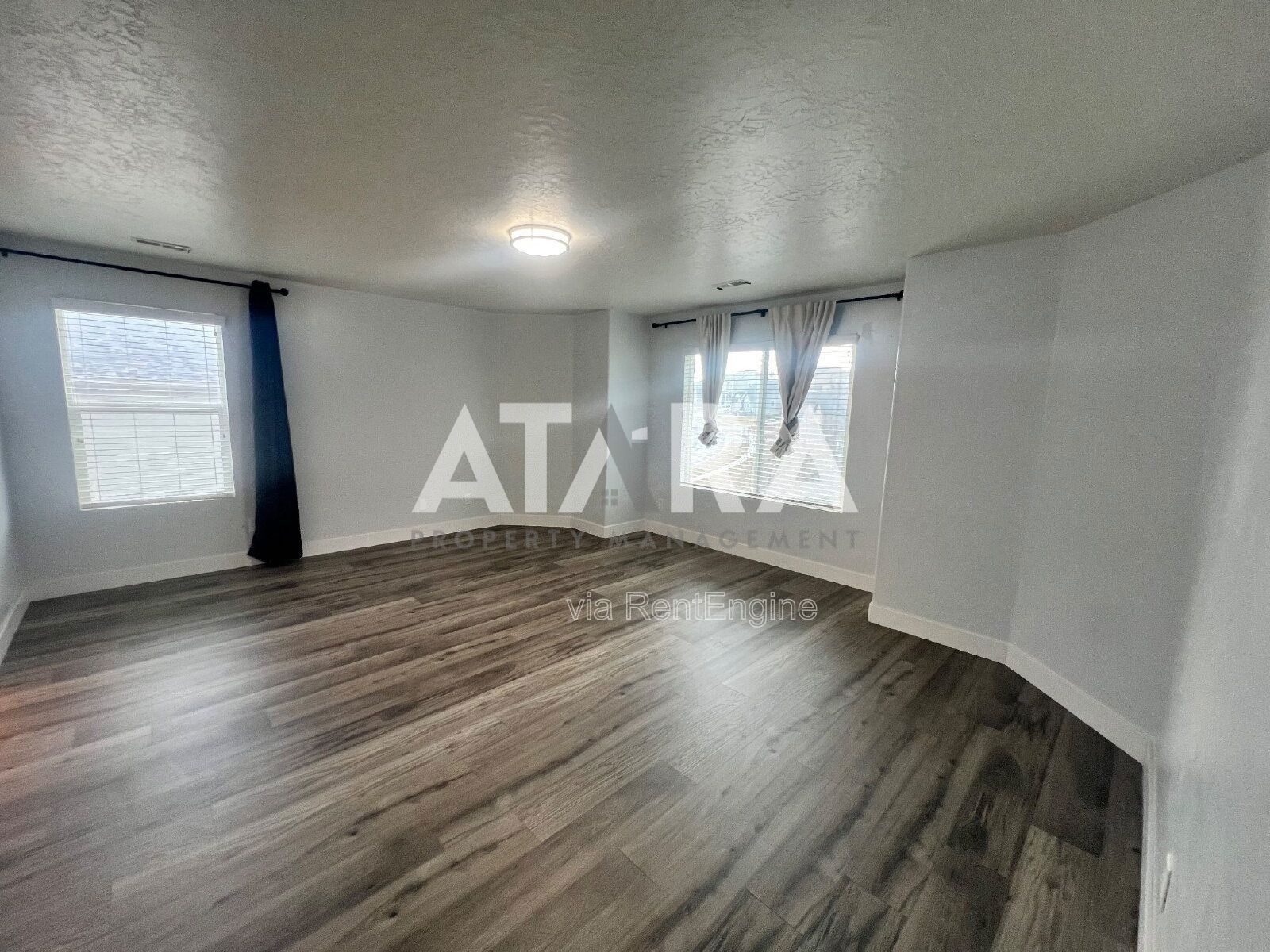 Stunning 6-Bedroom Home with Breathtaking Utah Lake & Mountain Views In Saratoga Springs property image