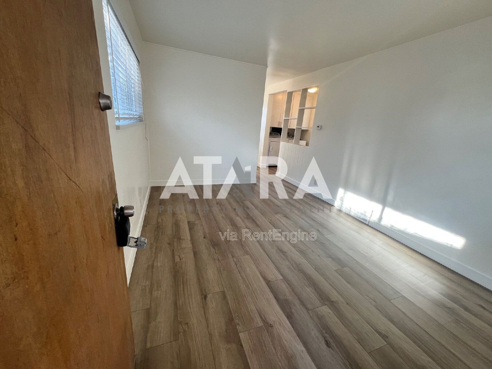 Remodeled 1 Bed / 1 Bath with Garage Parking & Washer/Dryer Fairmont Park Area property image