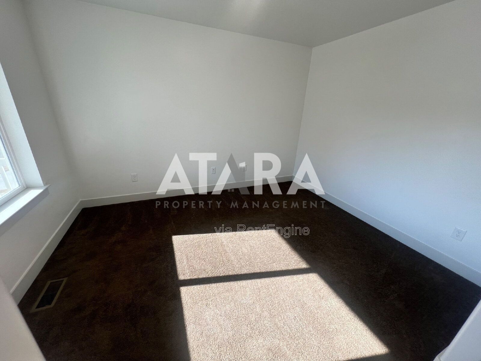 Beautiful 4 Bedroom Home for Rent With SOLAR PANELS– Saratoga Springs property image