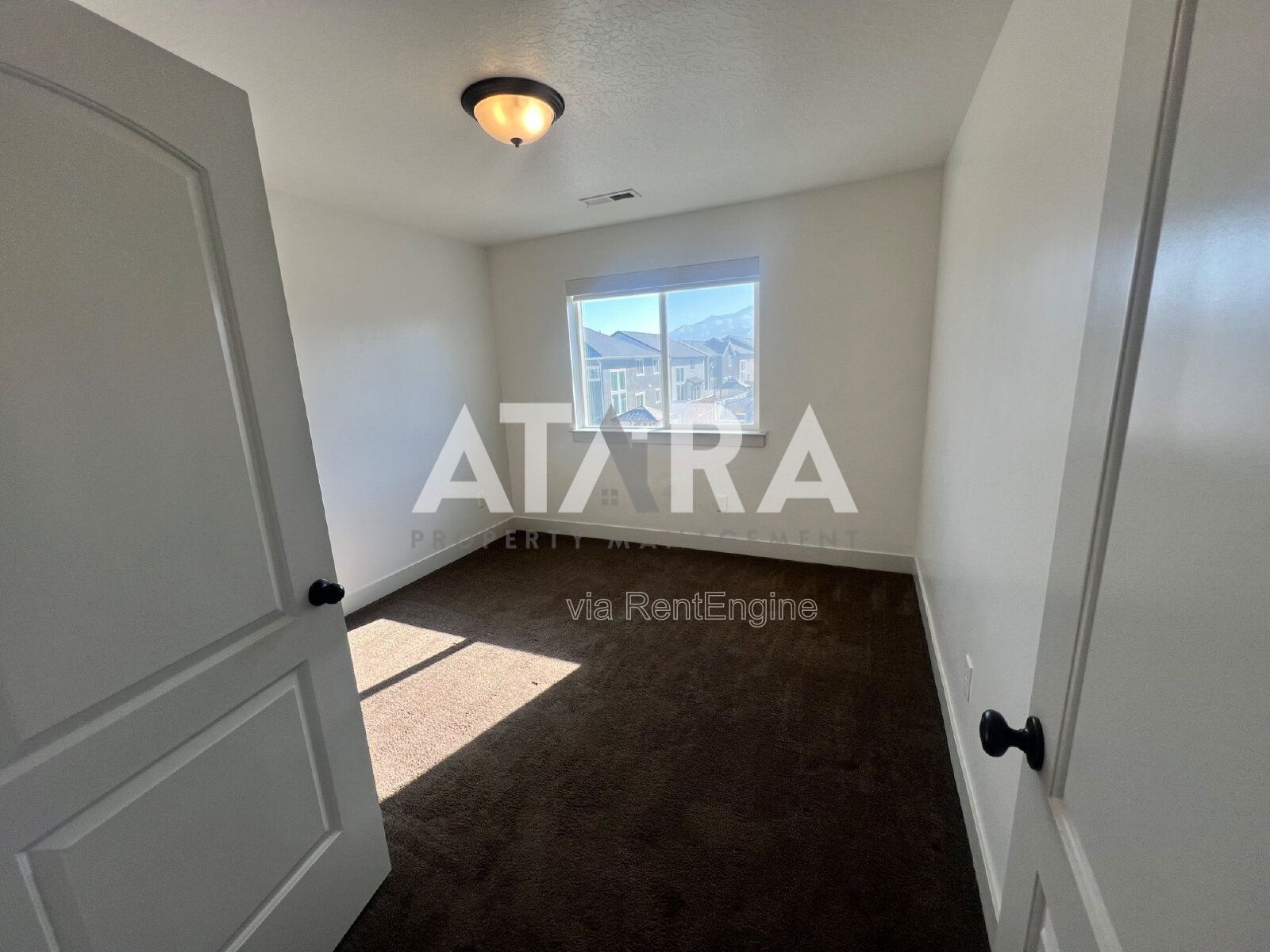 Beautiful 4 Bedroom Home for Rent With SOLAR PANELS– Saratoga Springs property image