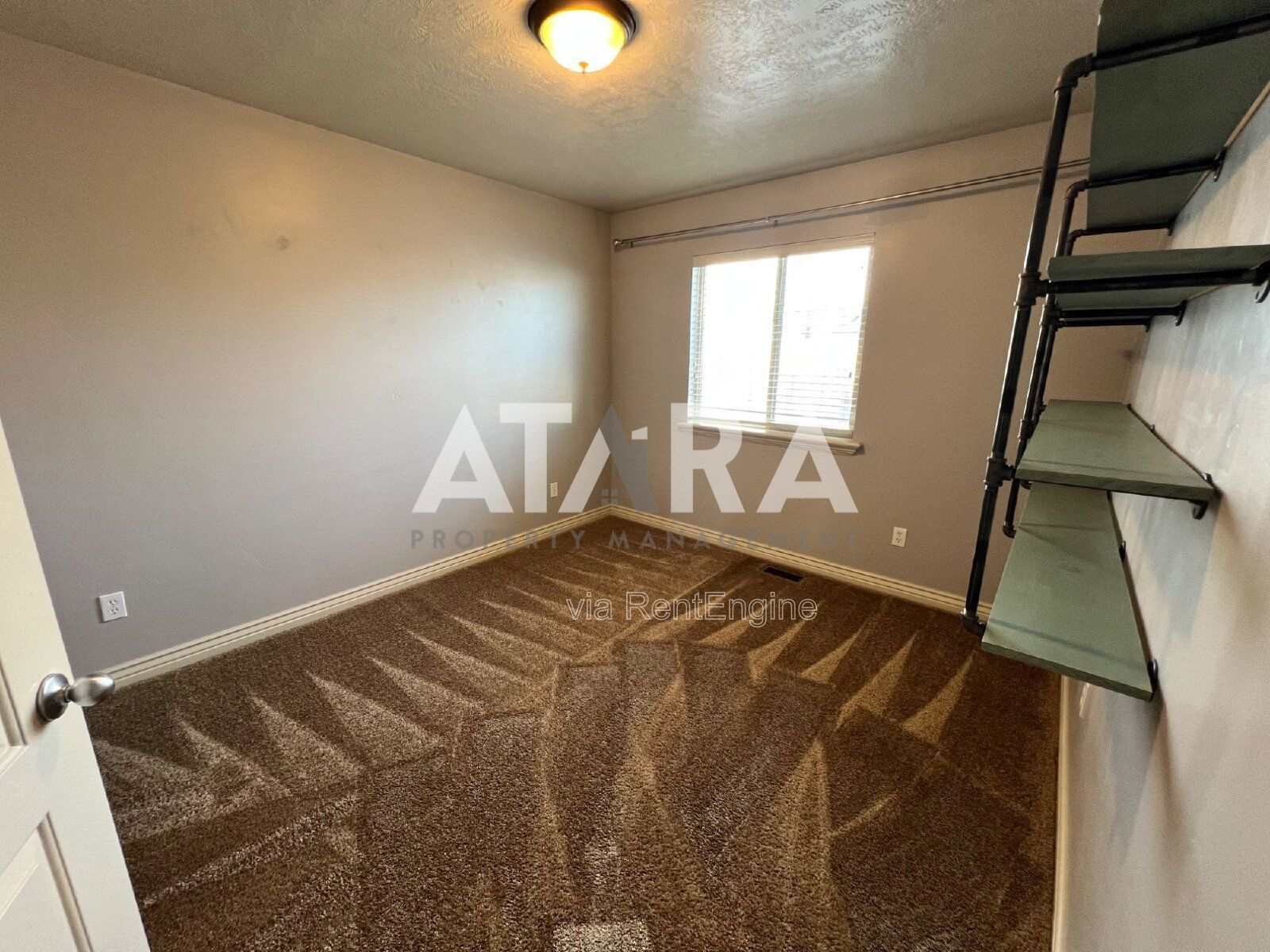 Spacious 5 Bedroom Home in West Daybreak property image