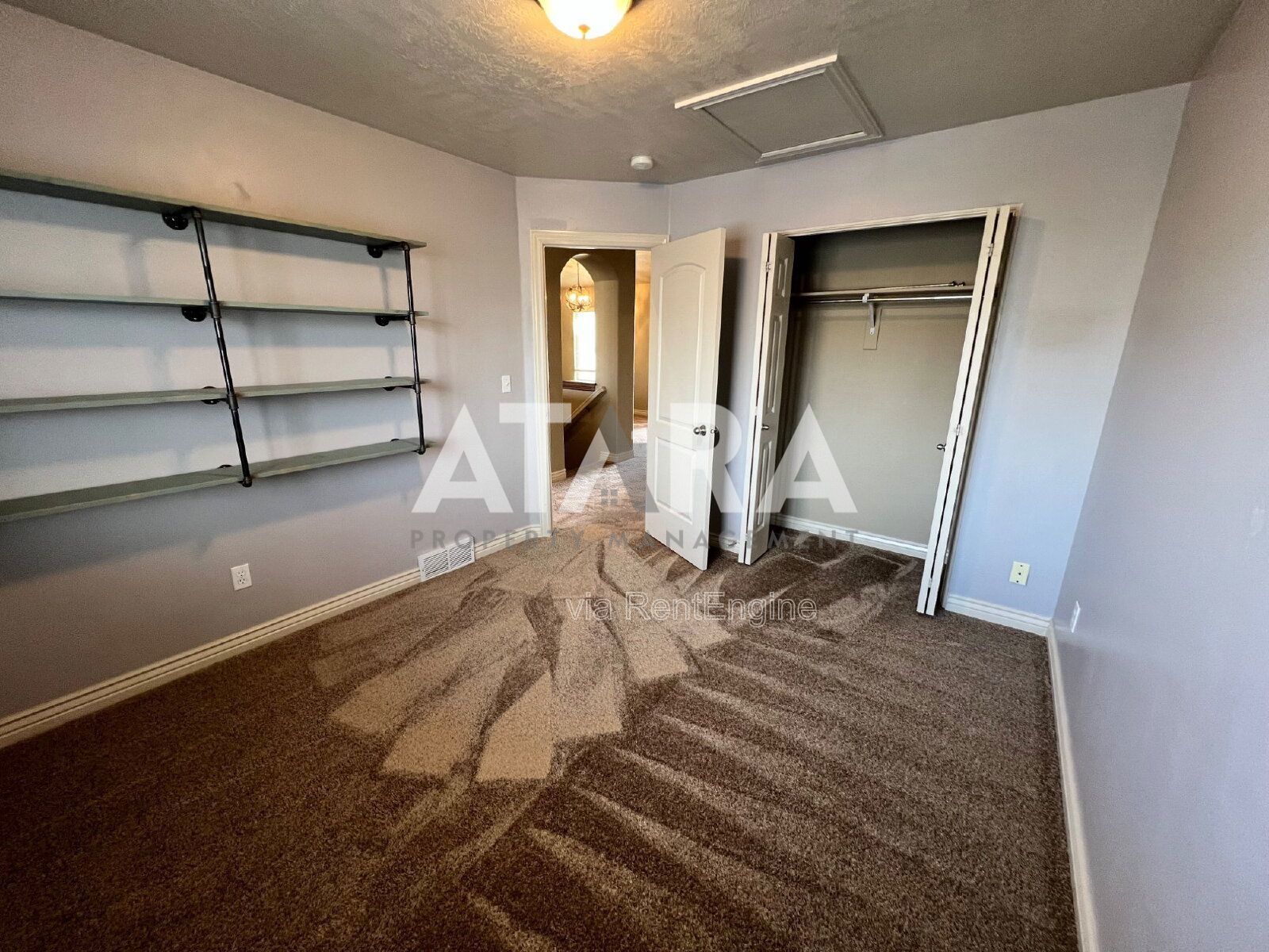 Spacious 5 Bedroom Home in West Daybreak property image