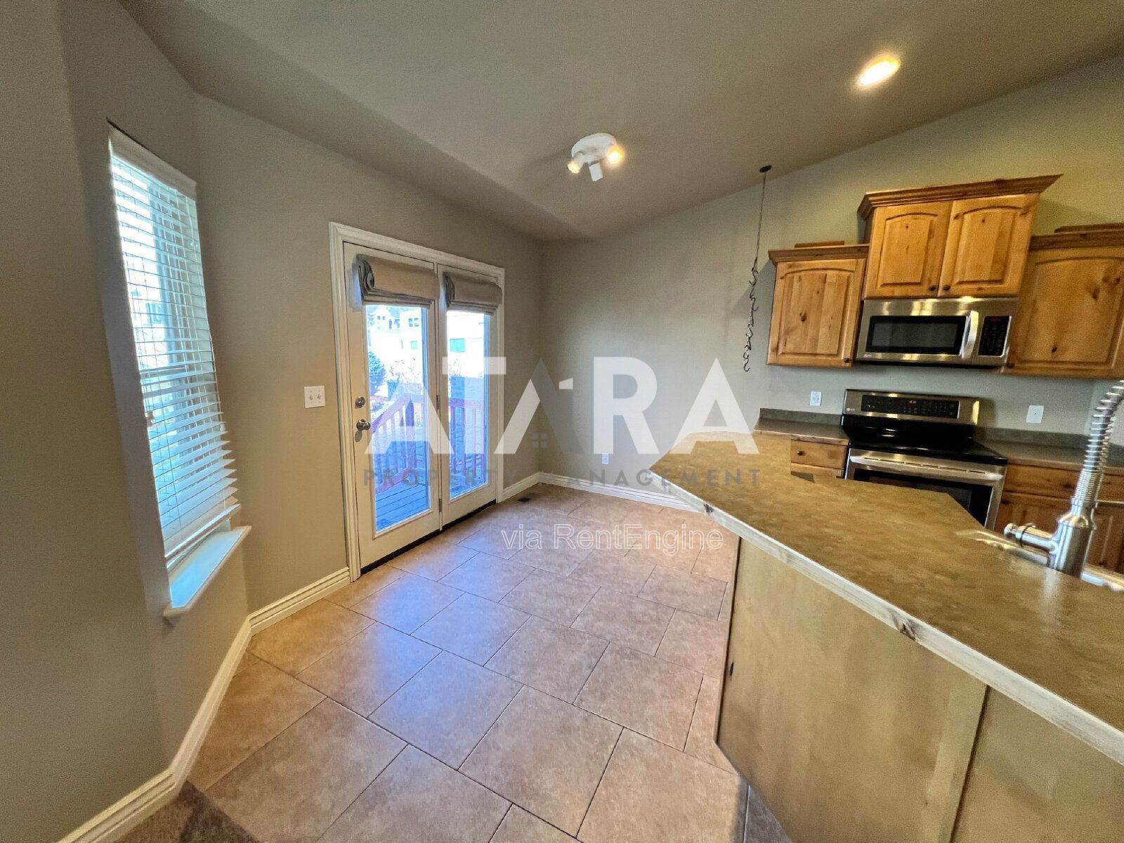 Spacious 5 Bedroom Home in West Daybreak property image