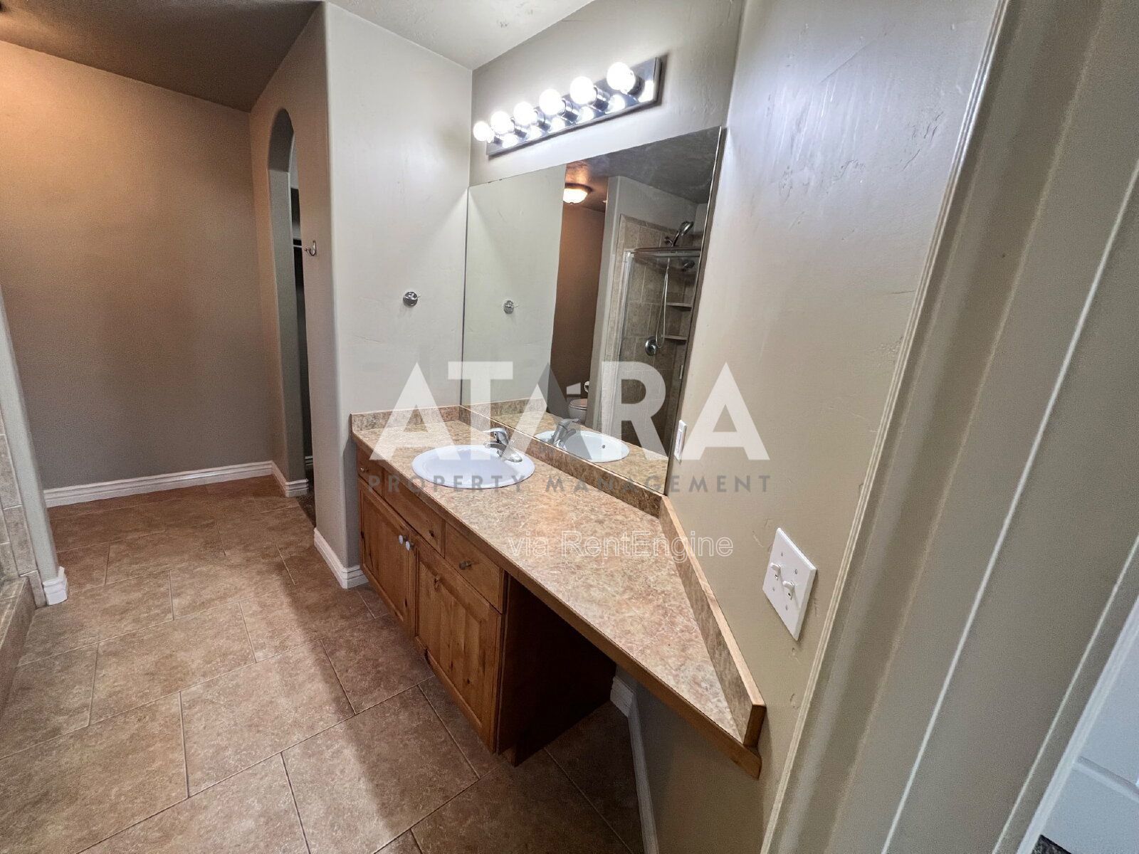 Spacious 5 Bedroom Home in West Daybreak property image