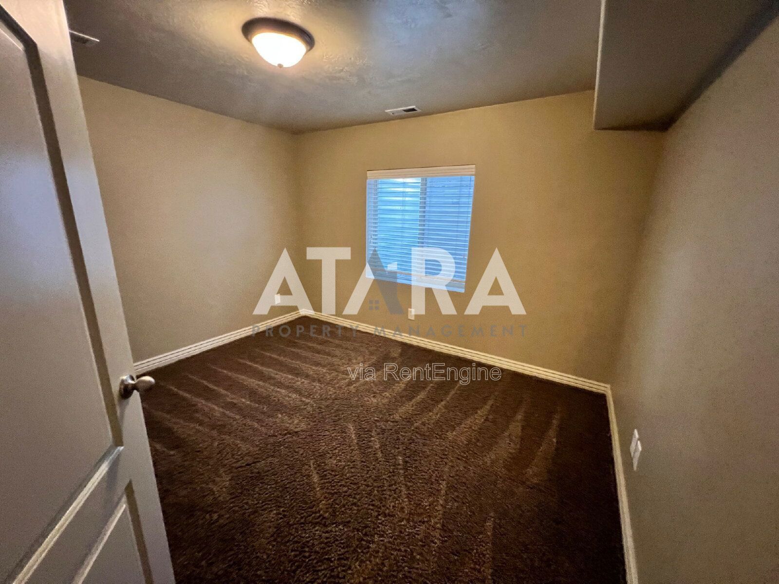 Spacious 5 Bedroom Home in West Daybreak property image