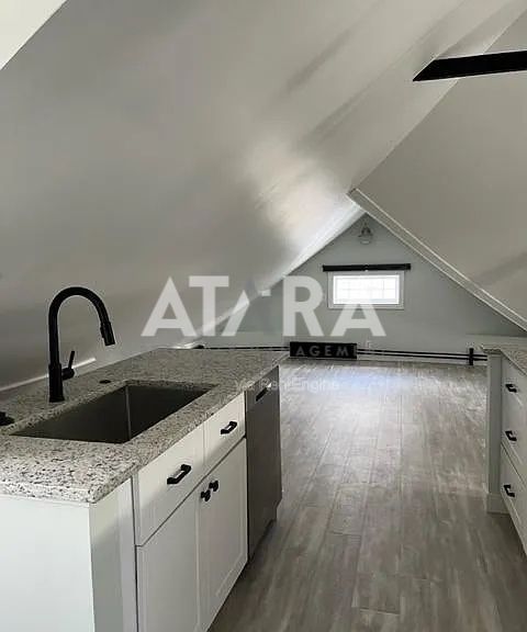 Charming 1-Bedroom Duplex in Salt Lake City - Unit B property image