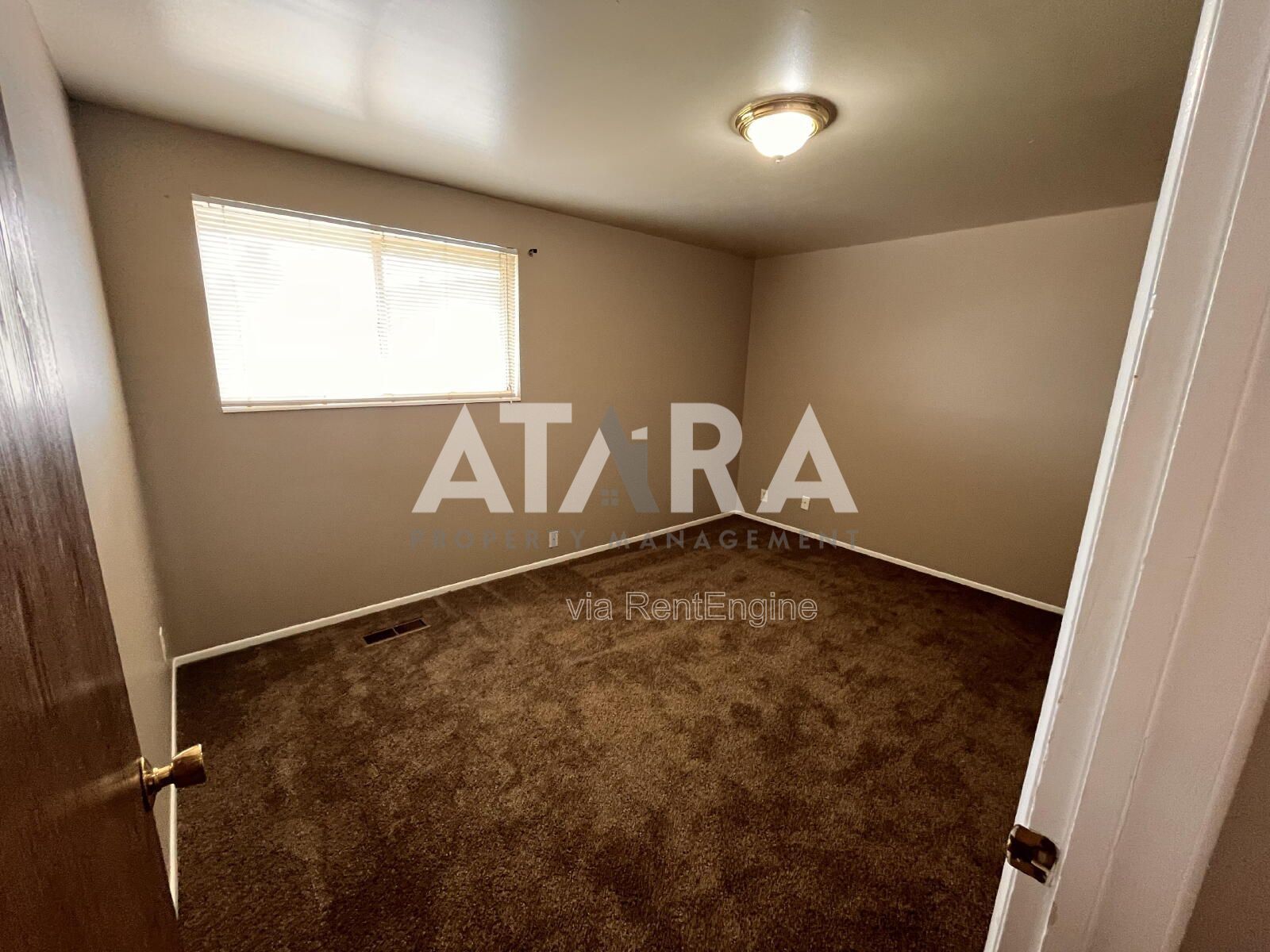 Charming 2 Bed / 1.5 Bath Condo in the Heart of Bountiful Prime Location! property image