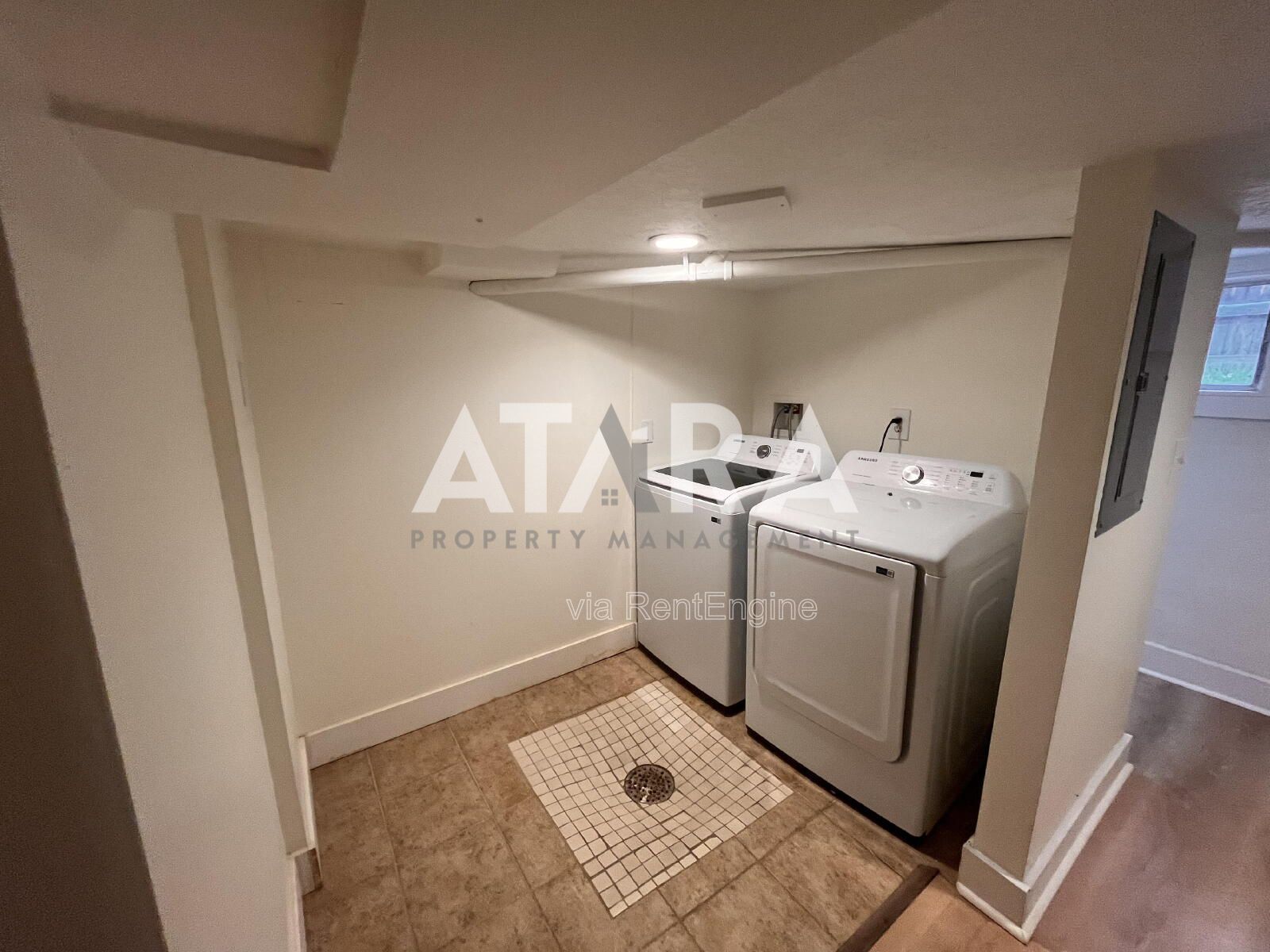 Spacious 5-Bed Duplex in Millcreek property image