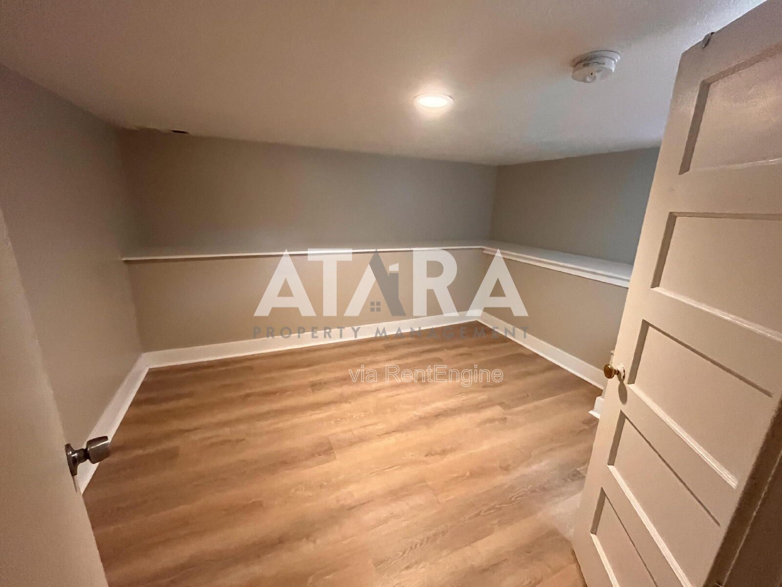 Spacious 5-Bed Duplex in Millcreek property image