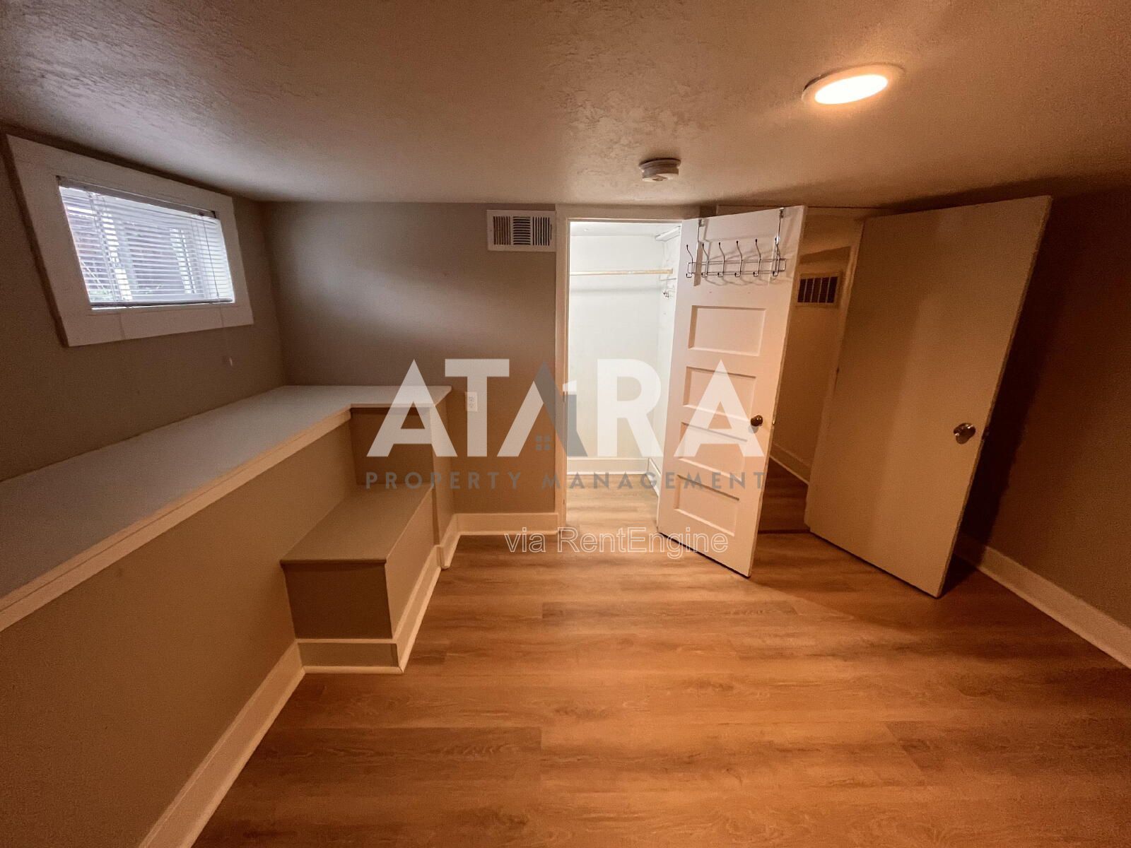 Spacious 5-Bed Duplex in Millcreek property image