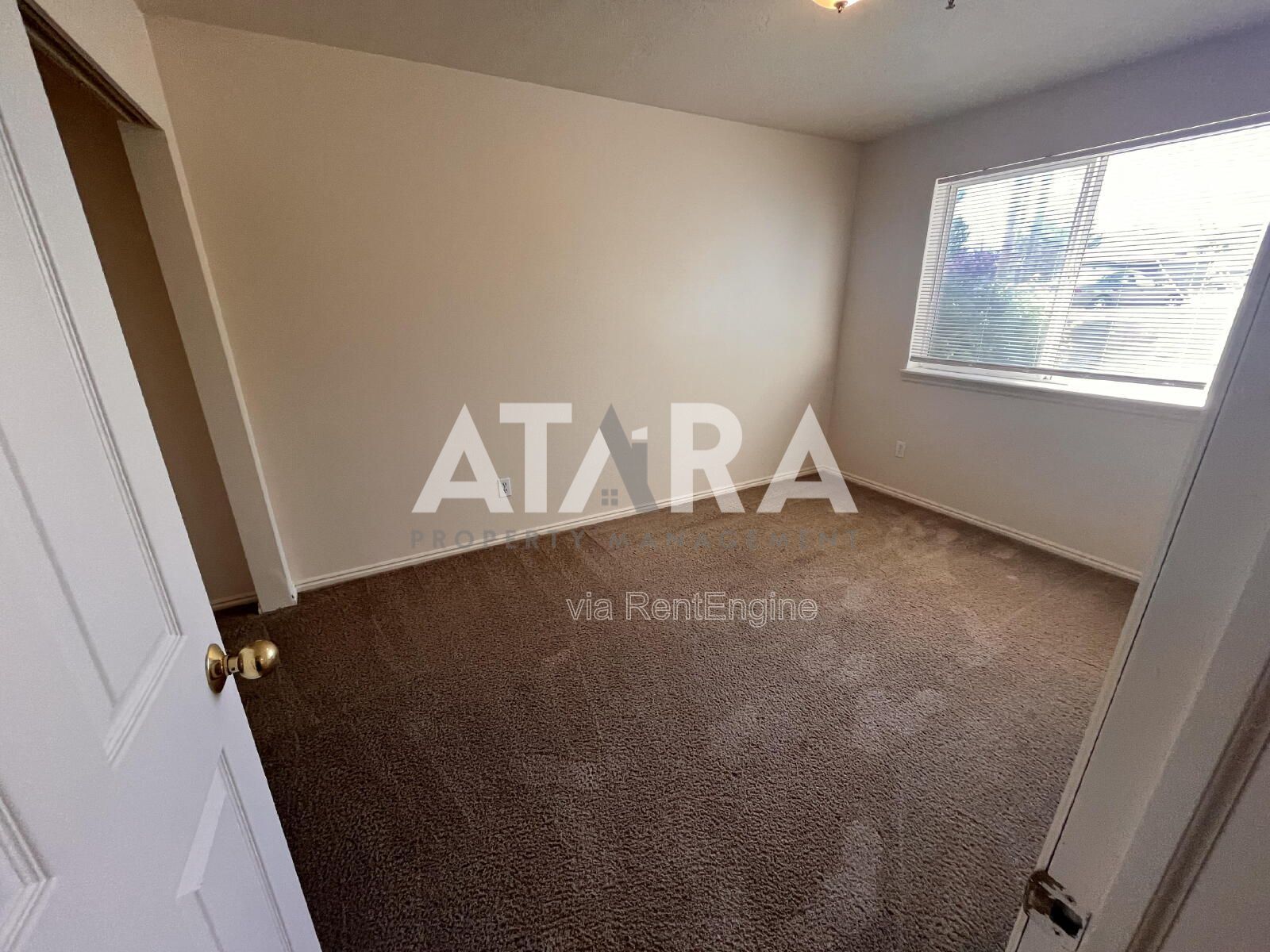 Charming 2-Bedroom Haven in Kearns – Perfect Location with Comfort & Style!