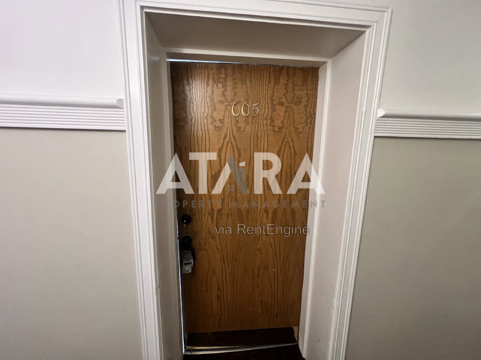 Charming 1-bedroom, 1-bathroom in the historic Oxford Manor building offers stylish urban living in the heart of Salt Lake City's desirable Greater Avenues neighborhood property image