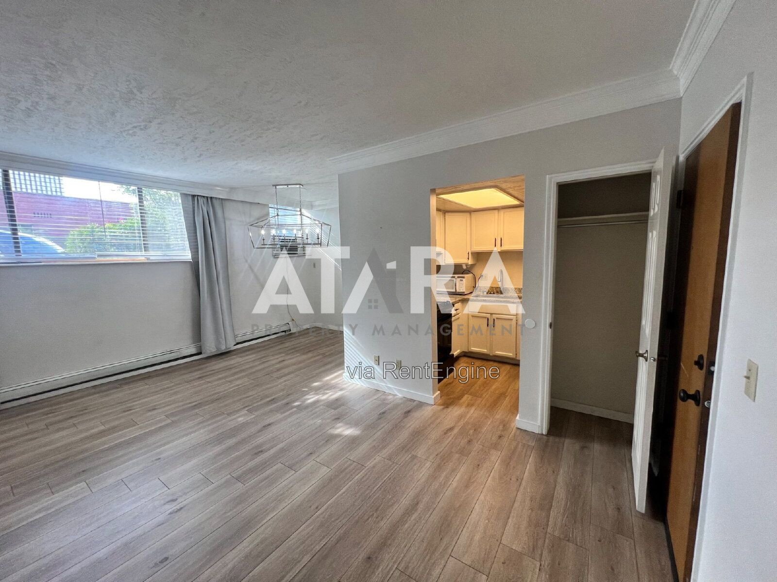 Charming 1-bedroom, 1-bathroom in the historic Oxford Manor building offers stylish urban living in the heart of Salt Lake City's desirable Greater Avenues neighborhood property image