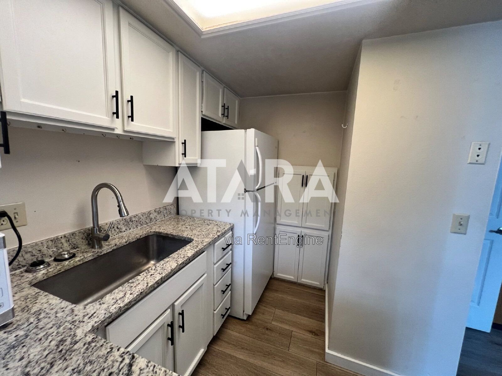 Charming 1-bedroom, 1-bathroom in the historic Oxford Manor building offers stylish urban living in the heart of Salt Lake City's desirable Greater Avenues neighborhood property image
