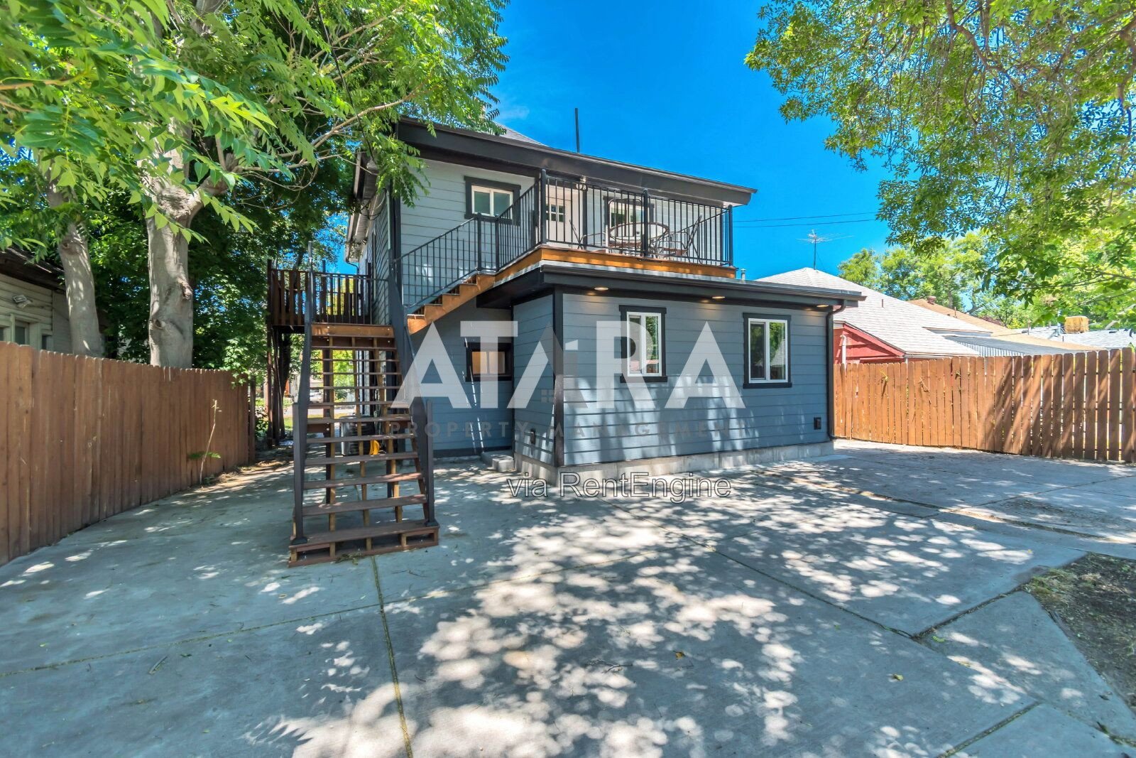 Remodeled Upper-Level Apartment – Great Location! property image