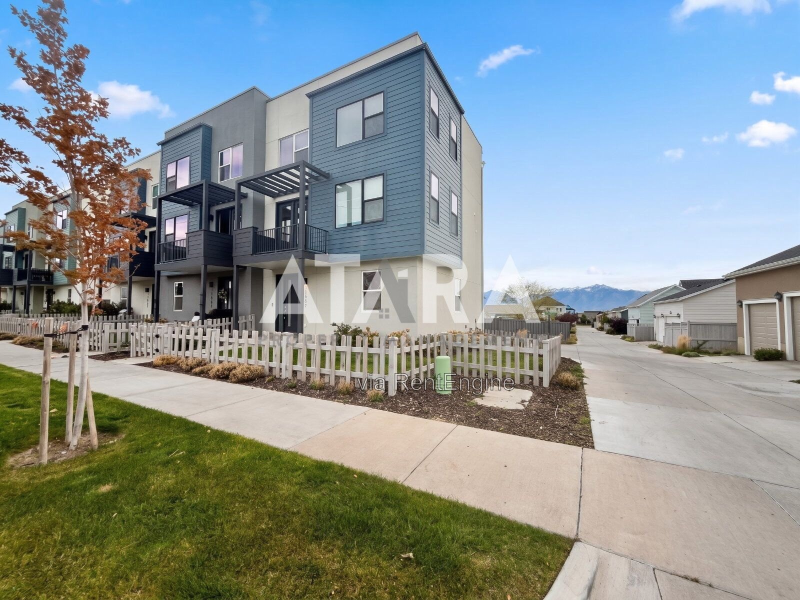 Stunning 3-Bed Townhouse in Desirable South Jordan (Daybreak Area) property image