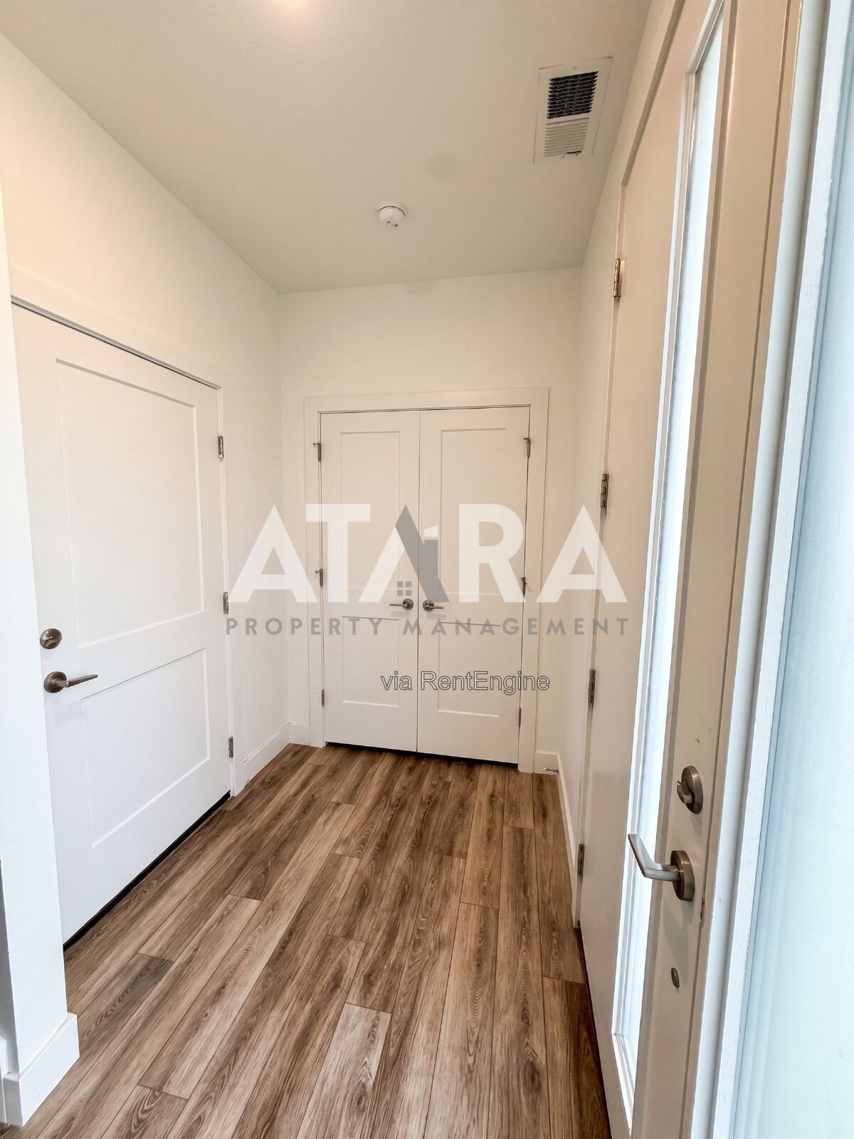 Stunning 3-Bed Townhouse in Desirable South Jordan (Daybreak Area) property image