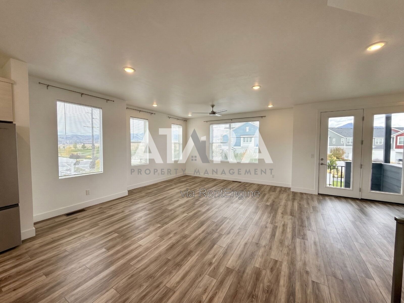 Stunning 3-Bed Townhouse in Desirable South Jordan (Daybreak Area) property image