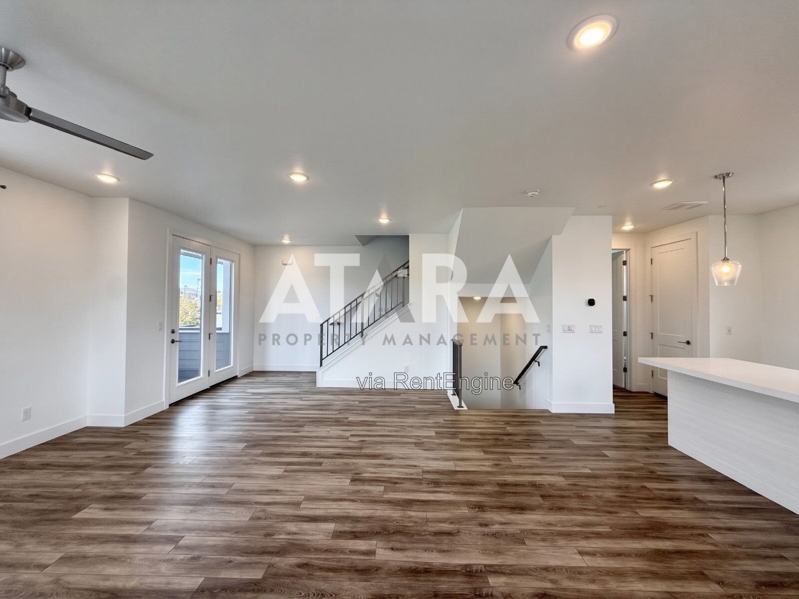 Stunning 3-Bed Townhouse in Desirable South Jordan (Daybreak Area) property image