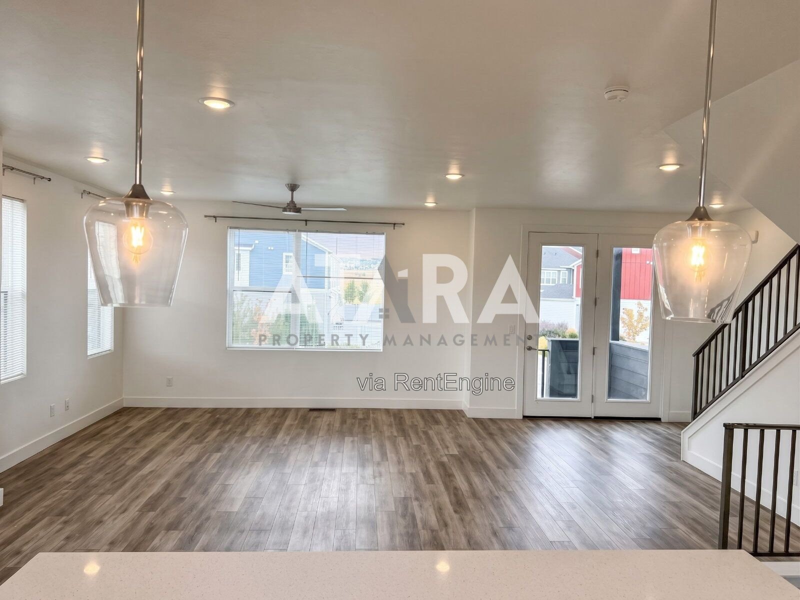Stunning 3-Bed Townhouse in Desirable South Jordan (Daybreak Area) property image