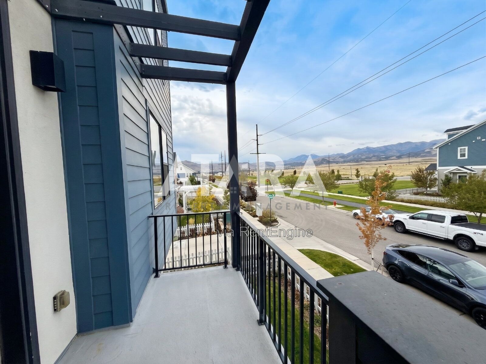 Stunning 3-Bed Townhouse in Desirable South Jordan (Daybreak Area) property image