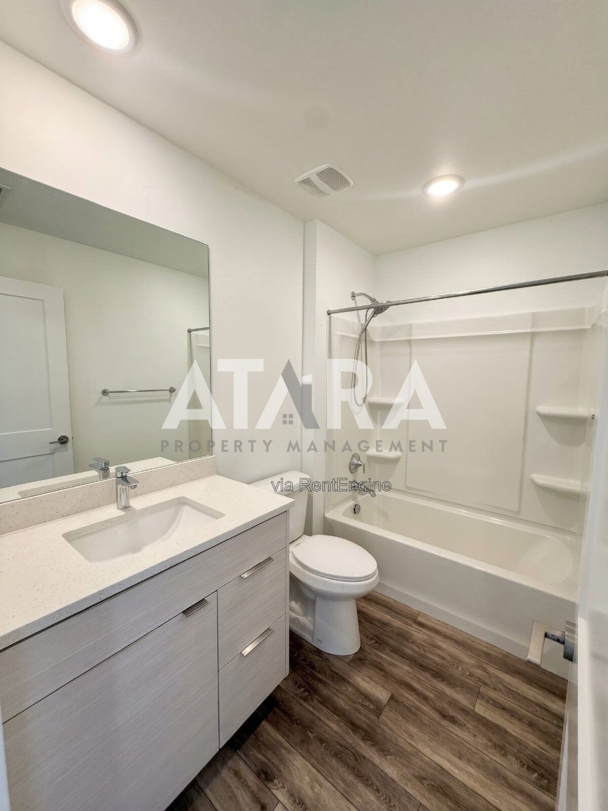 Stunning 3-Bed Townhouse in Desirable South Jordan (Daybreak Area) property image