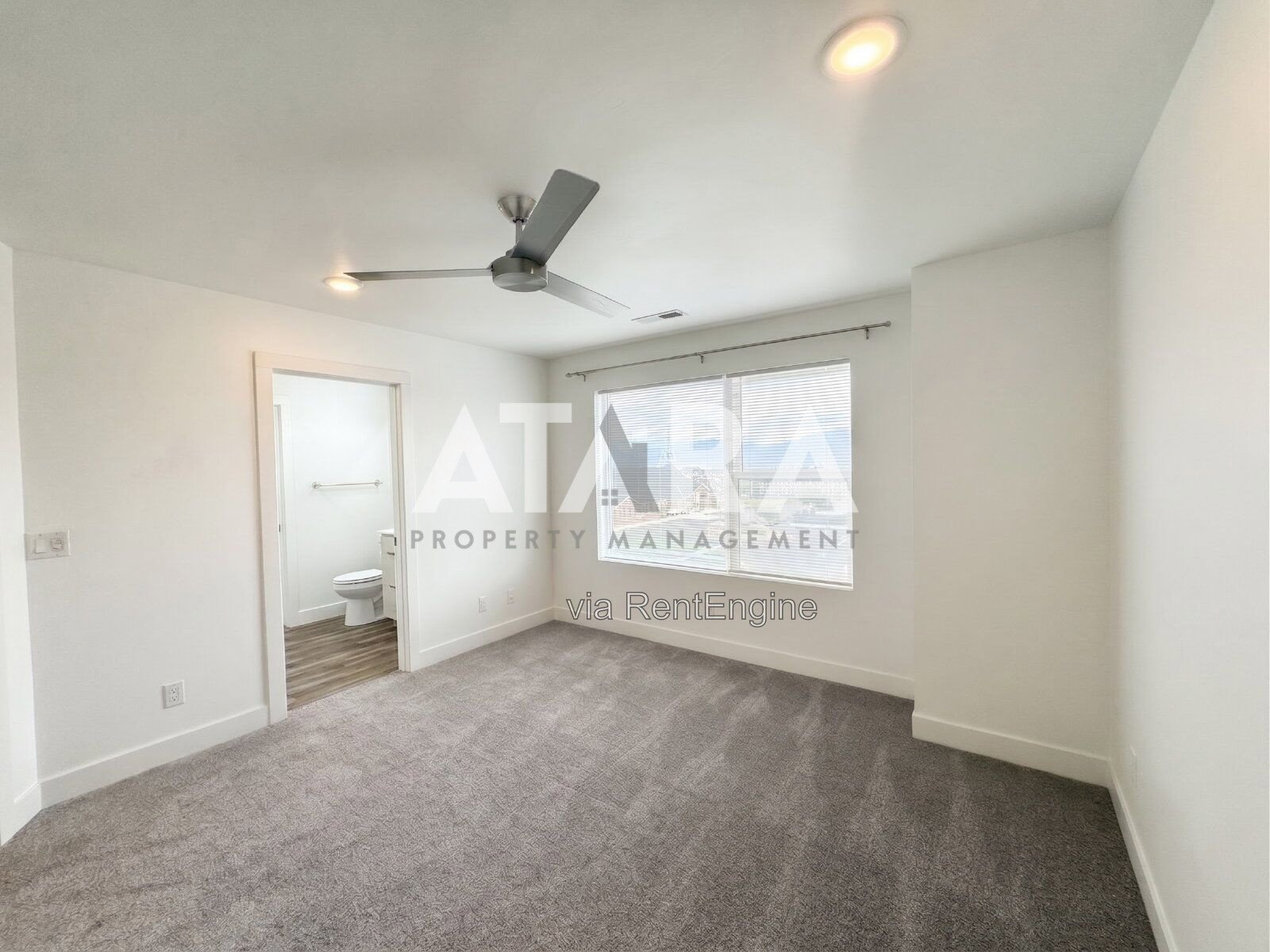 Stunning 3-Bed Townhouse in Desirable South Jordan (Daybreak Area) property image