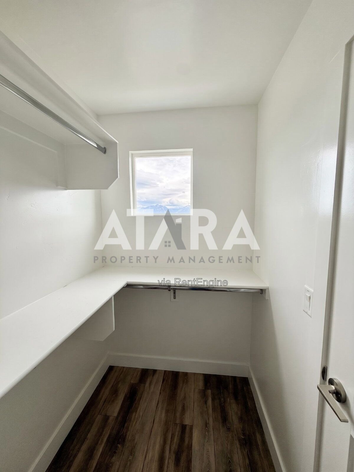 Stunning 3-Bed Townhouse in Desirable South Jordan (Daybreak Area) property image