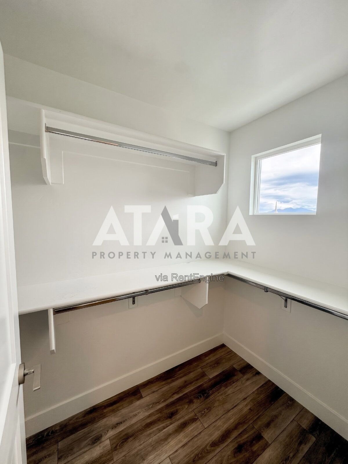 Stunning 3-Bed Townhouse in Desirable South Jordan (Daybreak Area) property image