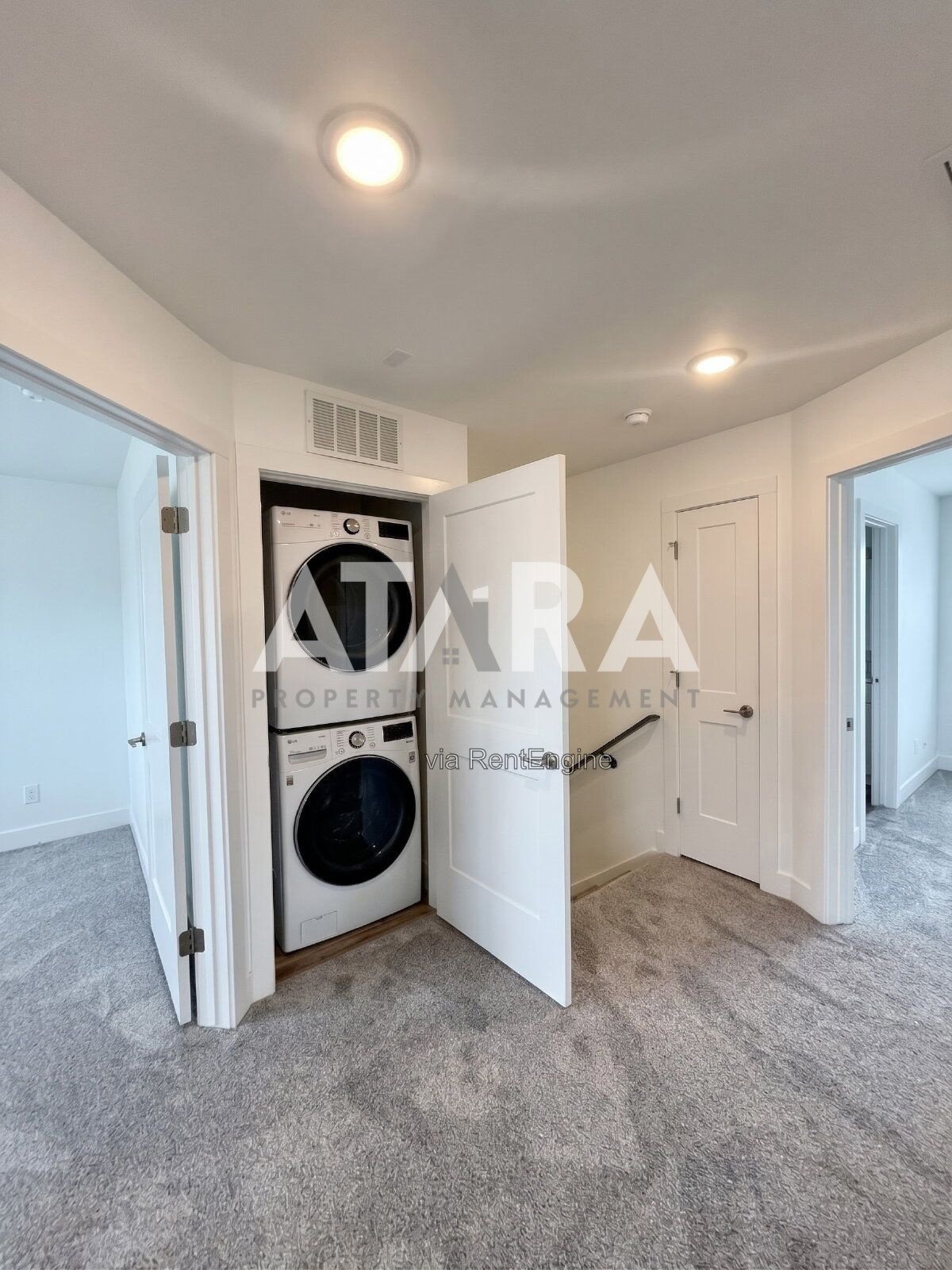 Stunning 3-Bed Townhouse in Desirable South Jordan (Daybreak Area) property image