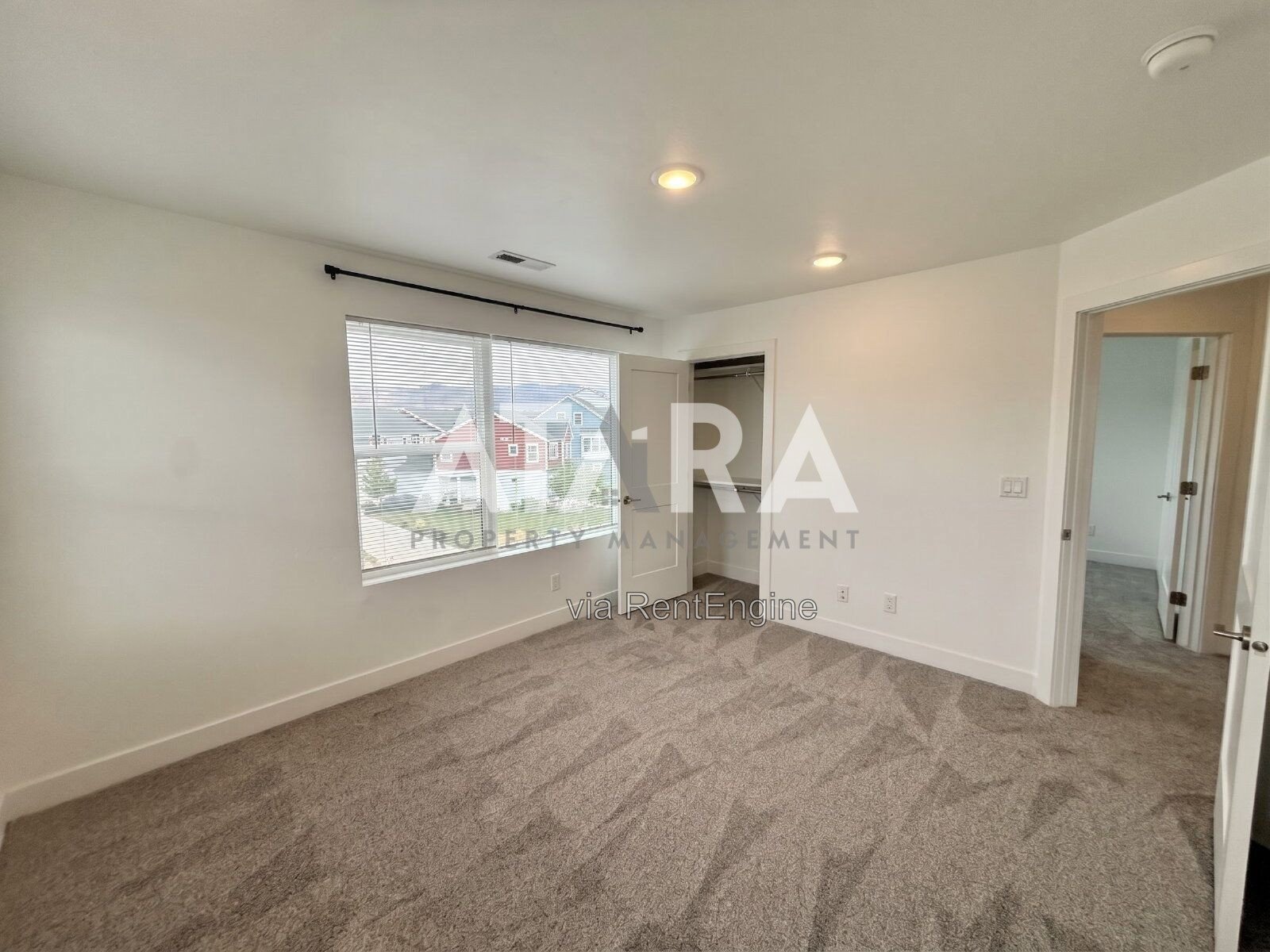 Stunning 3-Bed Townhouse in Desirable South Jordan (Daybreak Area) property image