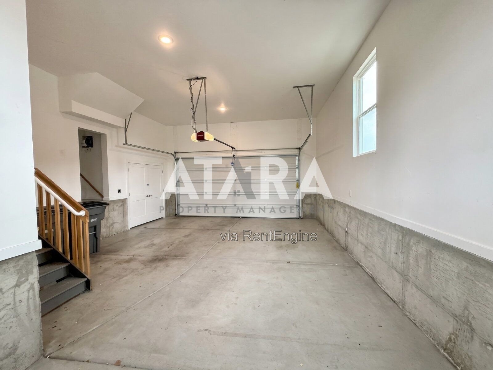 Stunning 3-Bed Townhouse in Desirable South Jordan (Daybreak Area) property image