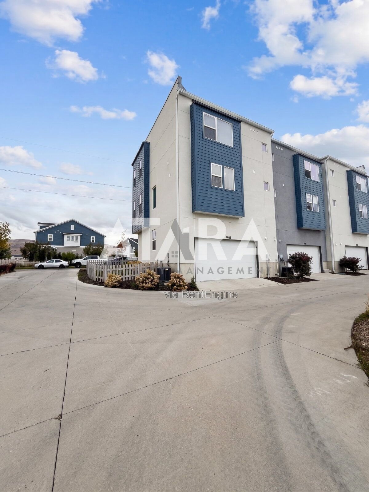 Stunning 3-Bed Townhouse in Desirable South Jordan (Daybreak Area) property image