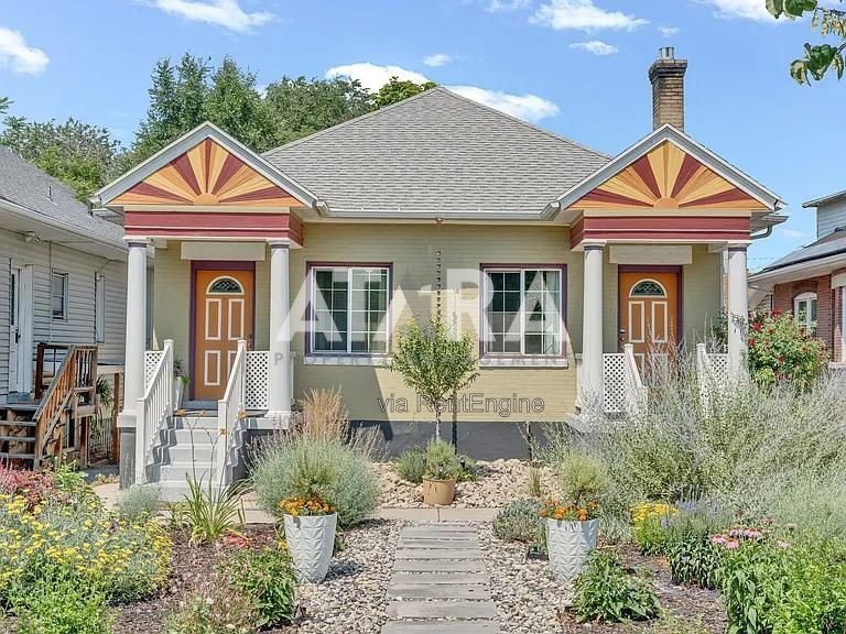 Welcome to your charming new home at 618 South 900 East, a beautifully updated cottage-style duplex situated in the heart of Salt Lake City’s highly sought-after East Central and 9th & 9th districts property image