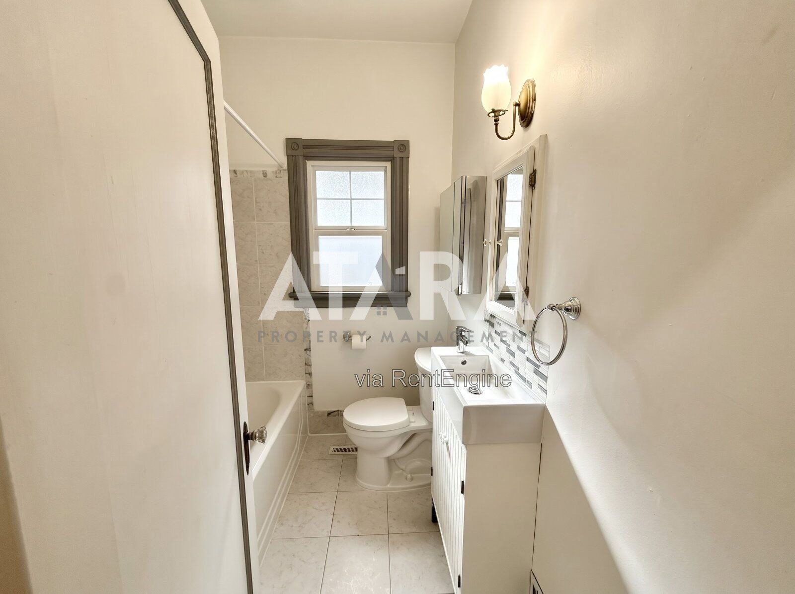 Welcome to your charming new home at 618 South 900 East, a beautifully updated cottage-style duplex situated in the heart of Salt Lake City’s highly sought-after East Central and 9th & 9th districts property image
