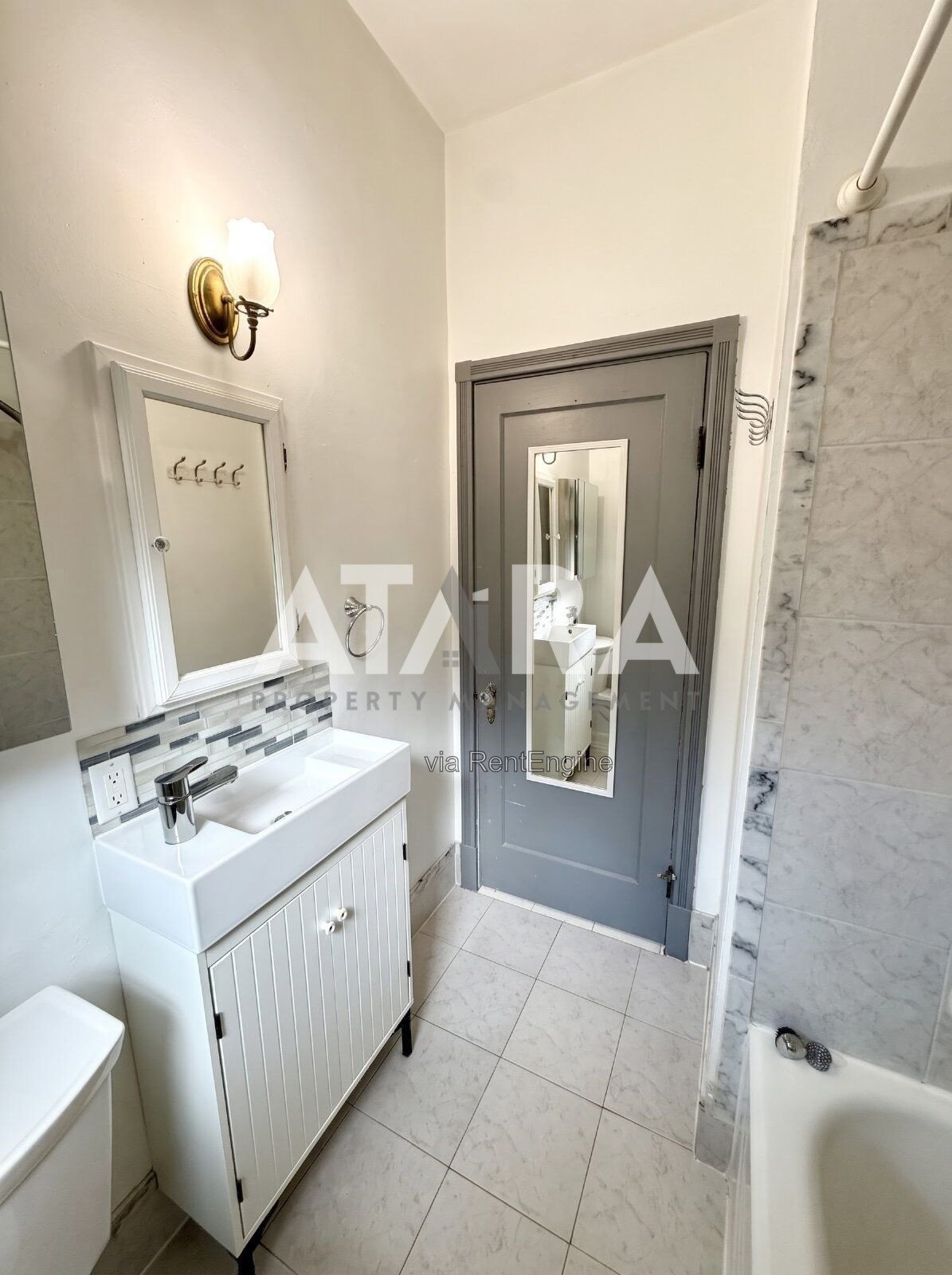 Welcome to your charming new home at 618 South 900 East, a beautifully updated cottage-style duplex situated in the heart of Salt Lake City’s highly sought-after East Central and 9th & 9th districts property image