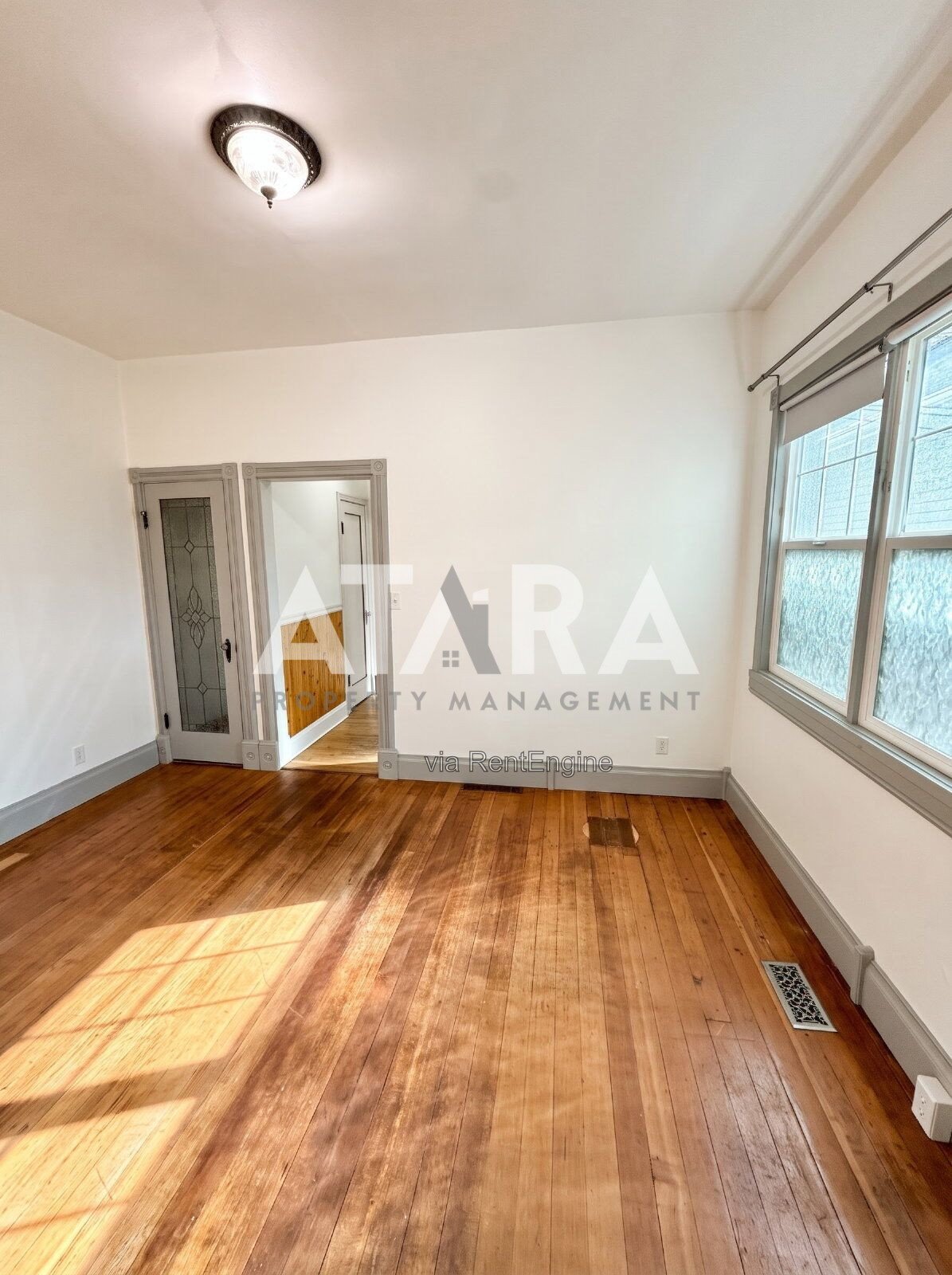 Welcome to your charming new home at 618 South 900 East, a beautifully updated cottage-style duplex situated in the heart of Salt Lake City’s highly sought-after East Central and 9th & 9th districts property image