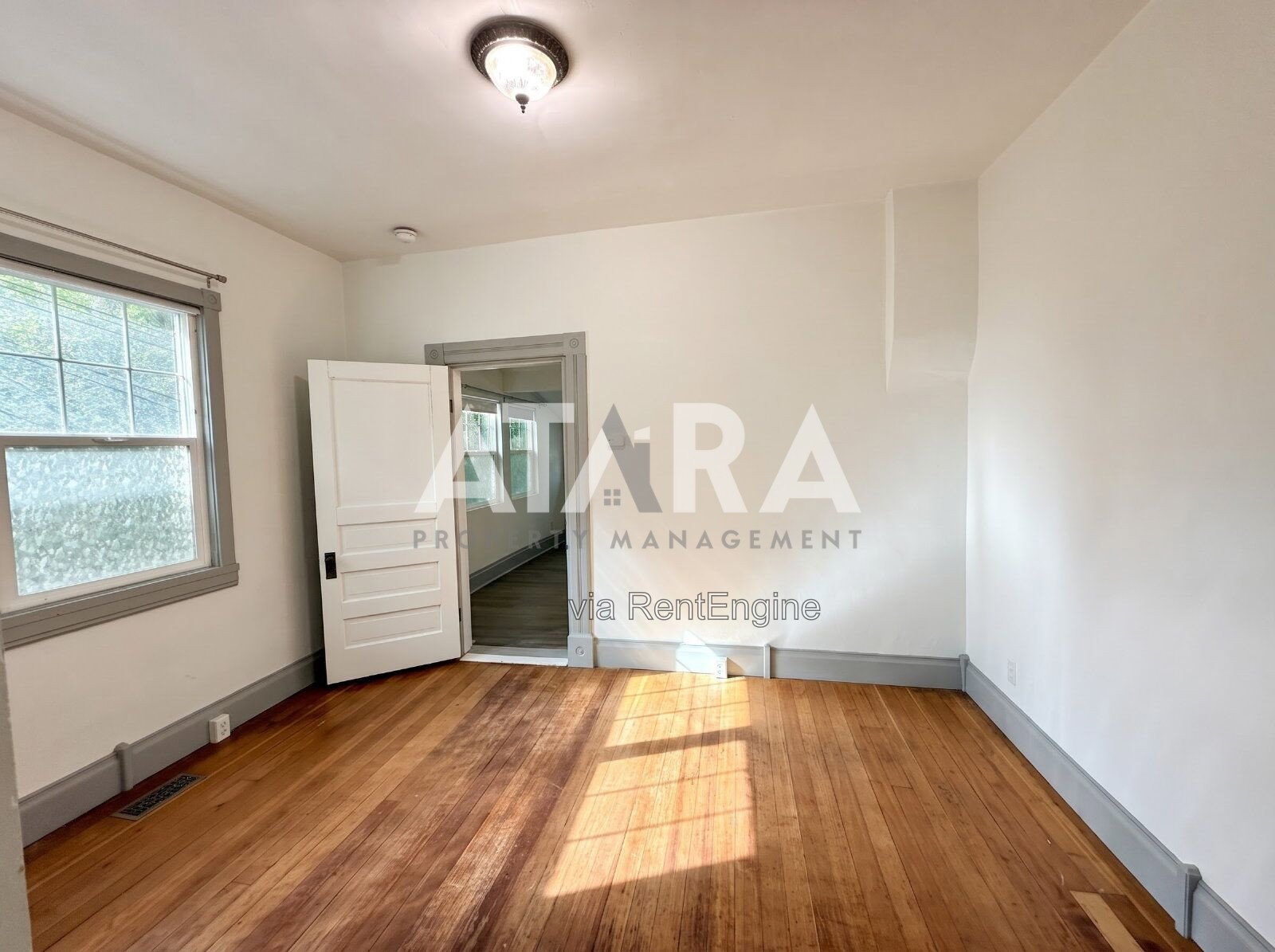 Welcome to your charming new home at 618 South 900 East, a beautifully updated cottage-style duplex situated in the heart of Salt Lake City’s highly sought-after East Central and 9th & 9th districts property image