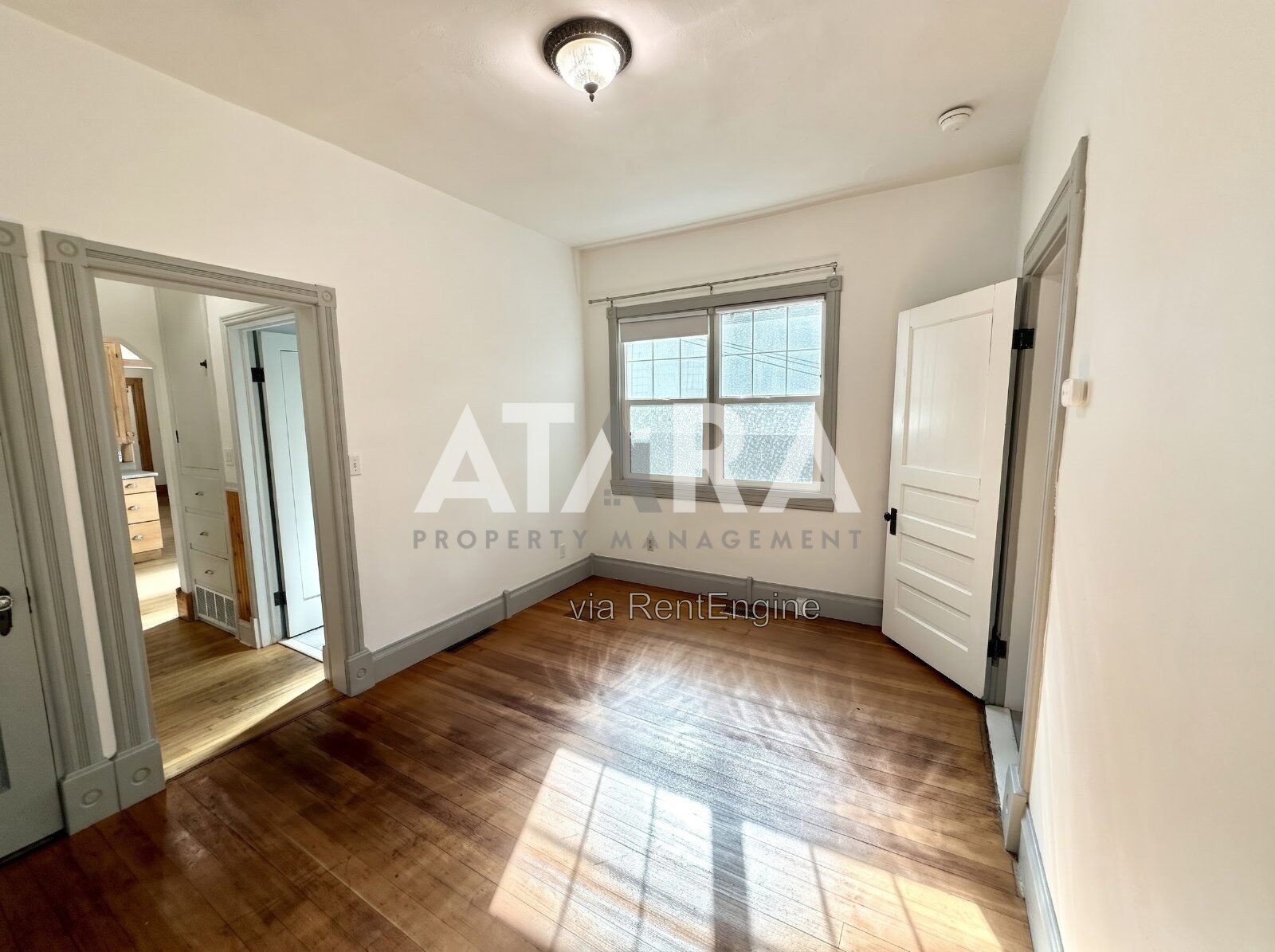 Welcome to your charming new home at 618 South 900 East, a beautifully updated cottage-style duplex situated in the heart of Salt Lake City’s highly sought-after East Central and 9th & 9th districts property image